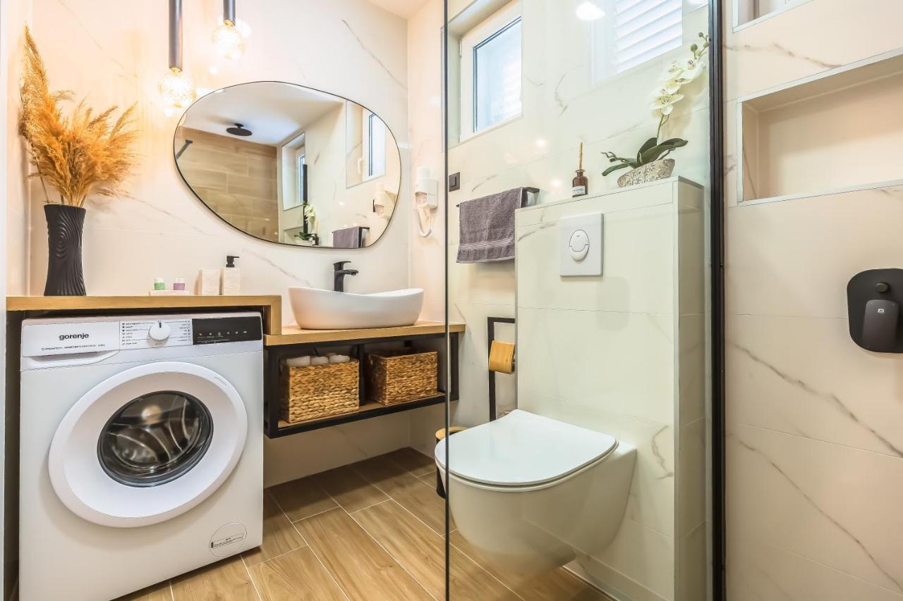 Apartmani Nikola Baška Voda Kültér fotó
