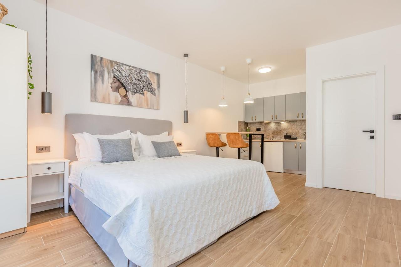 Apartmani Nikola Baška Voda Kültér fotó