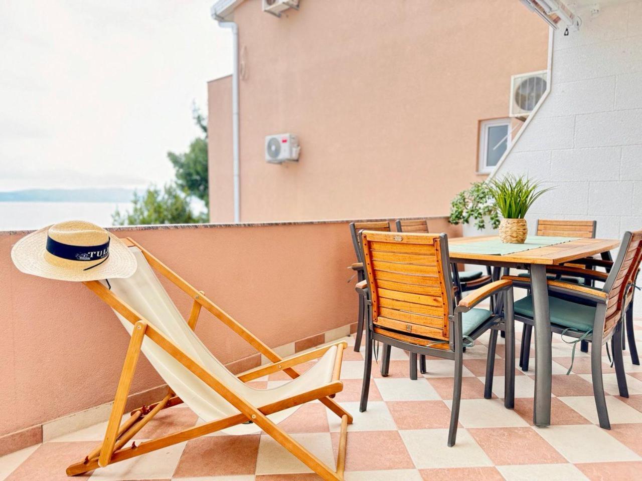 Apartmani Nikola Baška Voda Kültér fotó