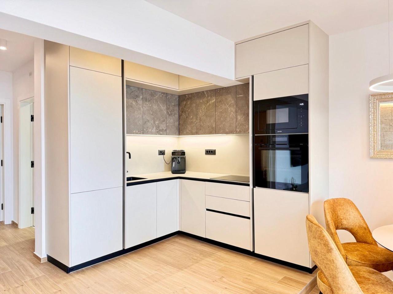 Apartmani Nikola Baška Voda Kültér fotó